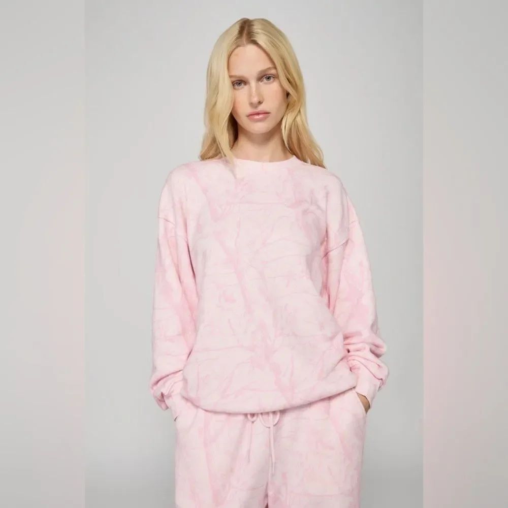 DAIRY BOY OVERSIZED CREWNECK BUBBLEGUM CAMO APPLIQUE FLAWED